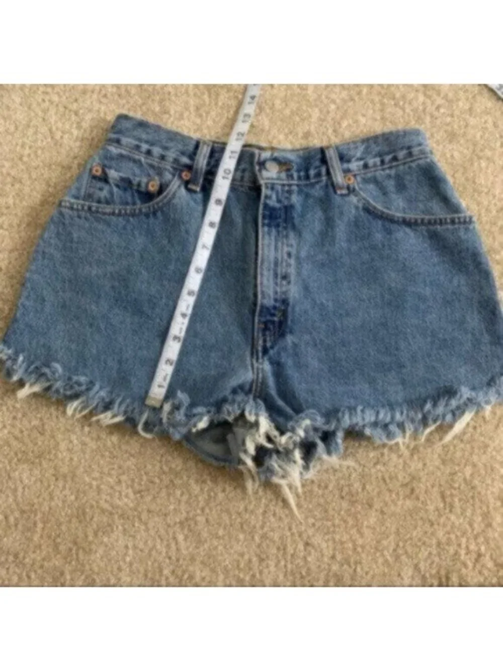 Levi’s 550 Original Raw-Edge Denim Shorts - Picture 7 of 11